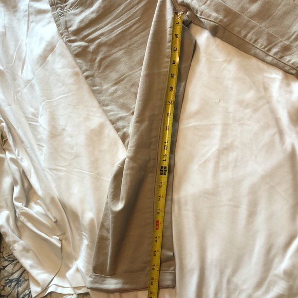 Capris tan made by Levi’s Modern Crop size 12 - Picture 3 of 9